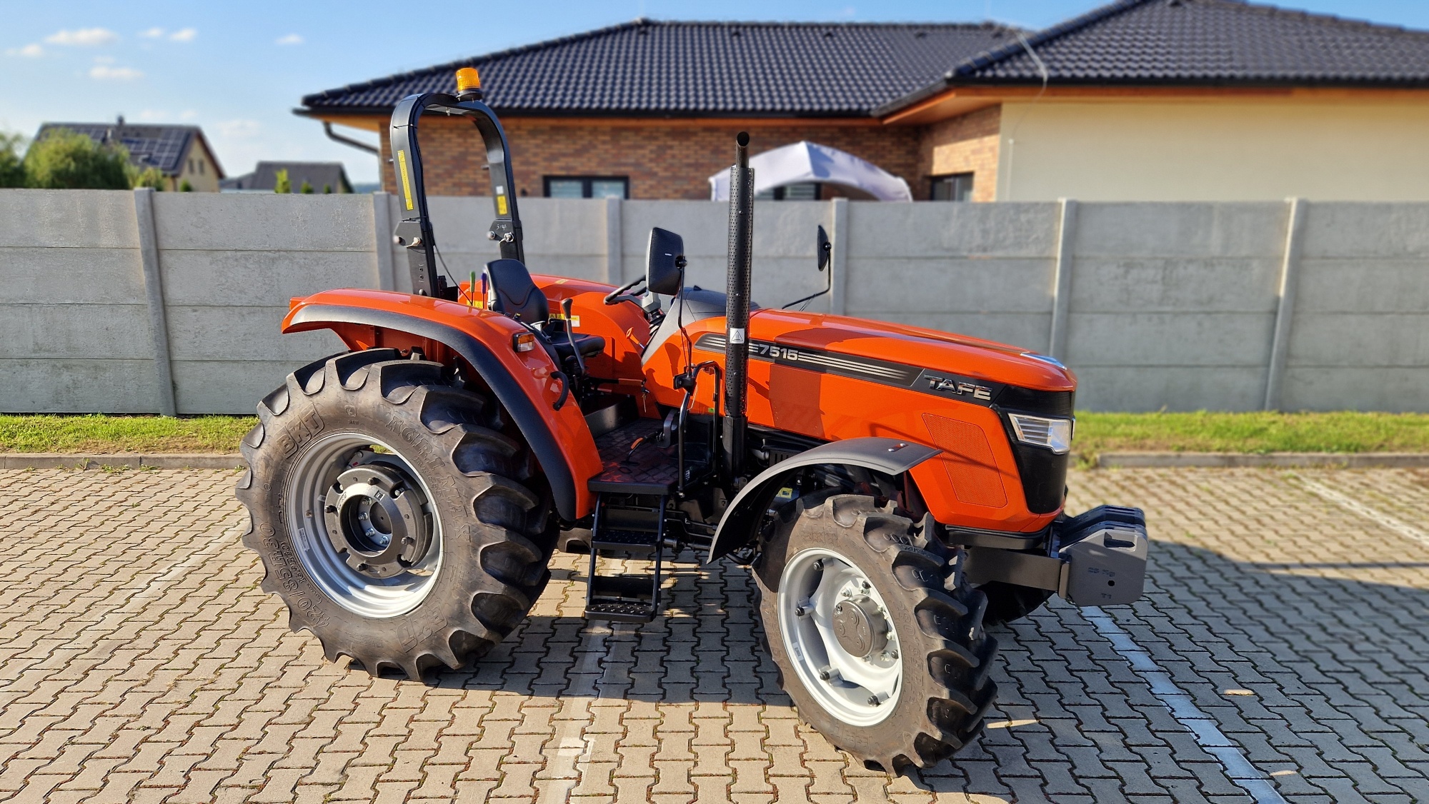 TAFE 6515 ROPS