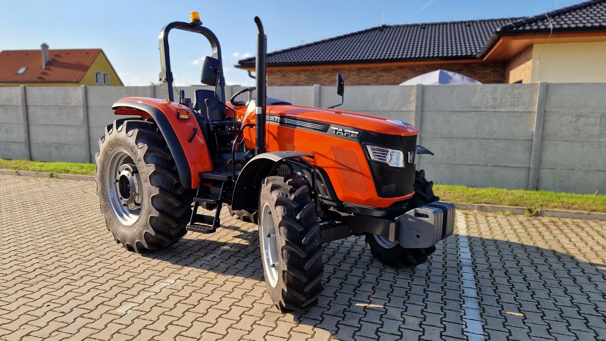 TAFE 6515 ROPS