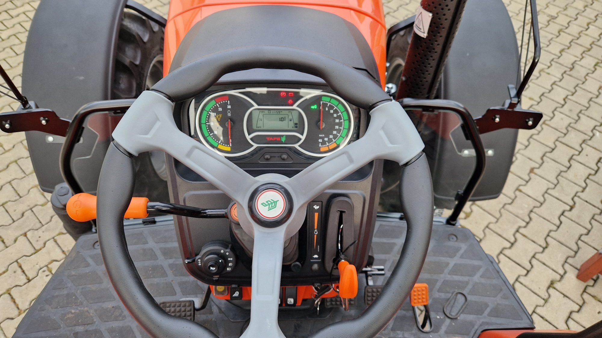 Představujeme novinku řady MAGNA 15 model TAFE 7515 ROPS