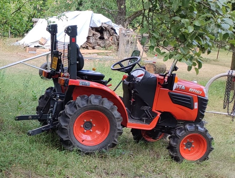 Traktor Kubota B1161 - Galerie 3
