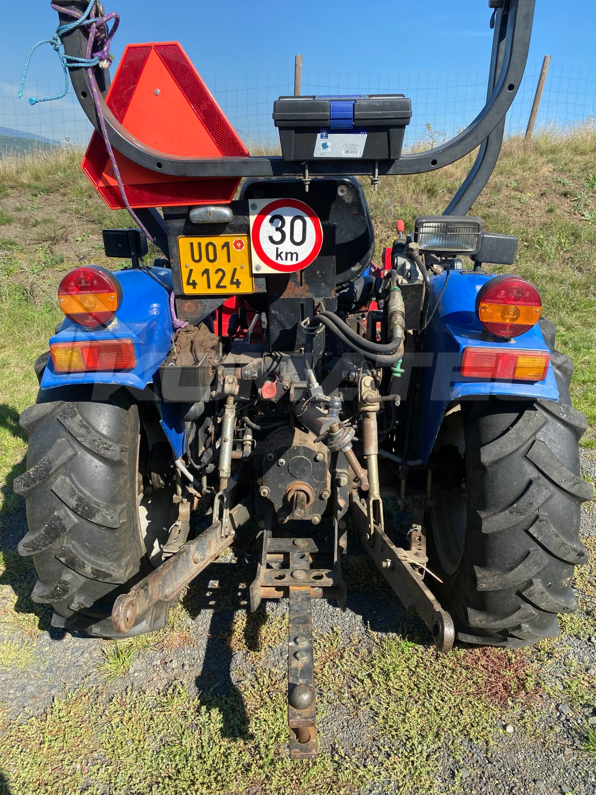 Traktor Mahindra 2541 4WD - Galerie 2